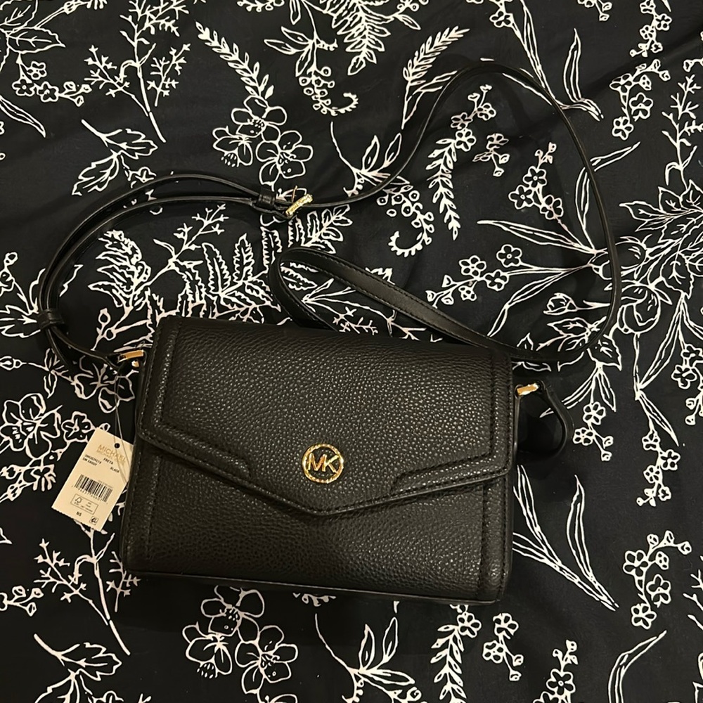 Brand new Michael kors crossbody in black! Originally $200 selling for $150.